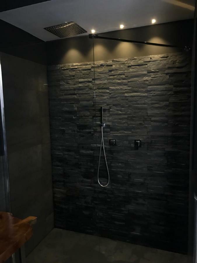 Exclusive Apt Really Downtown - Free Private Parking Included! Genoa Ngoại thất bức ảnh